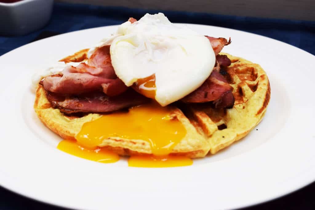 Syn Free Waffles with Poached Egg & Bacon - Syn Free Waffles - Syn Free - Waffles - Bacon - Poached Egg - Slimming World - Healthy